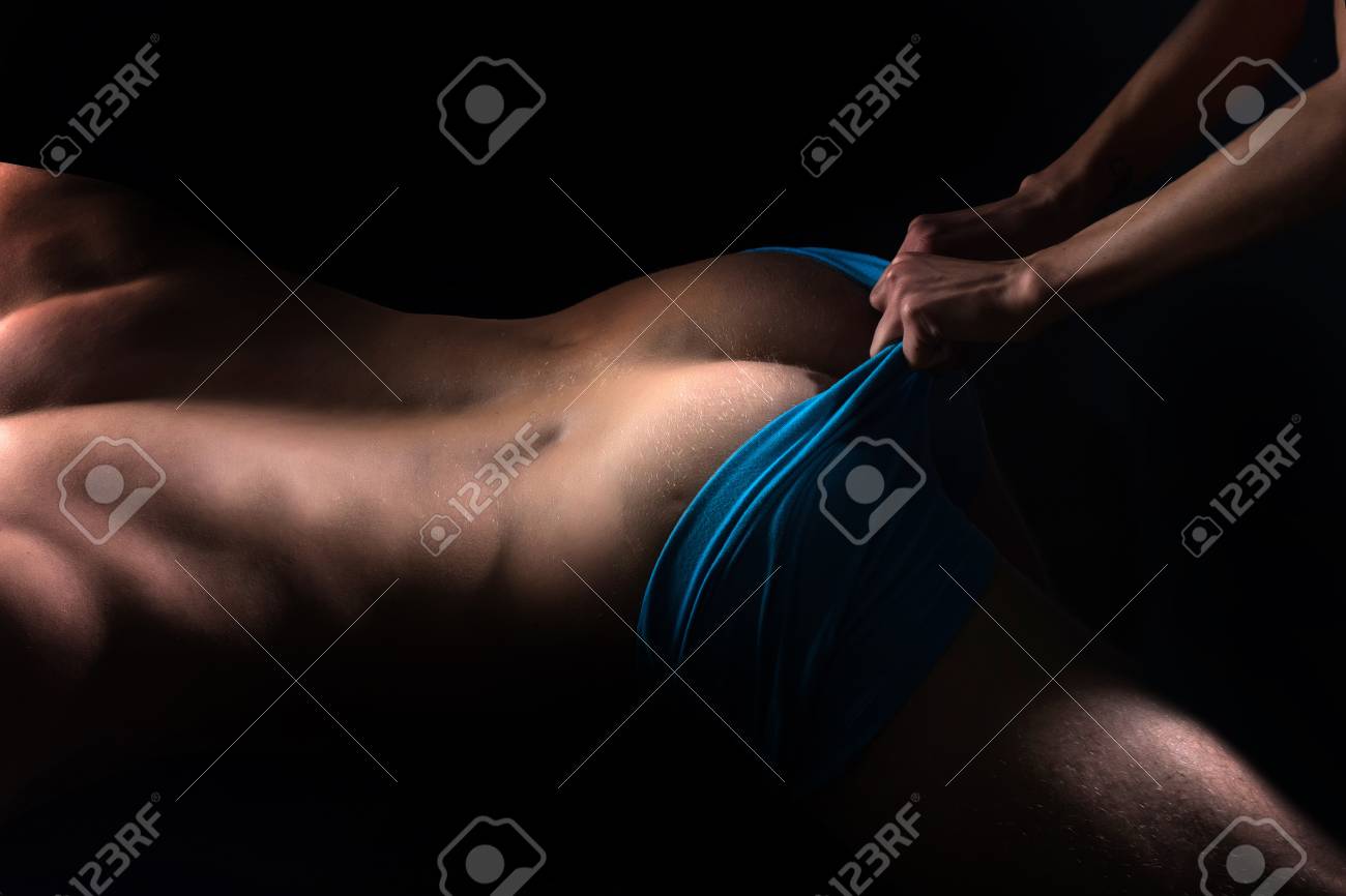Aufreizend Erotische Massage Von Frau Zu Frau. Aufreizend Erotische Massage Von Frau Zu Frau.