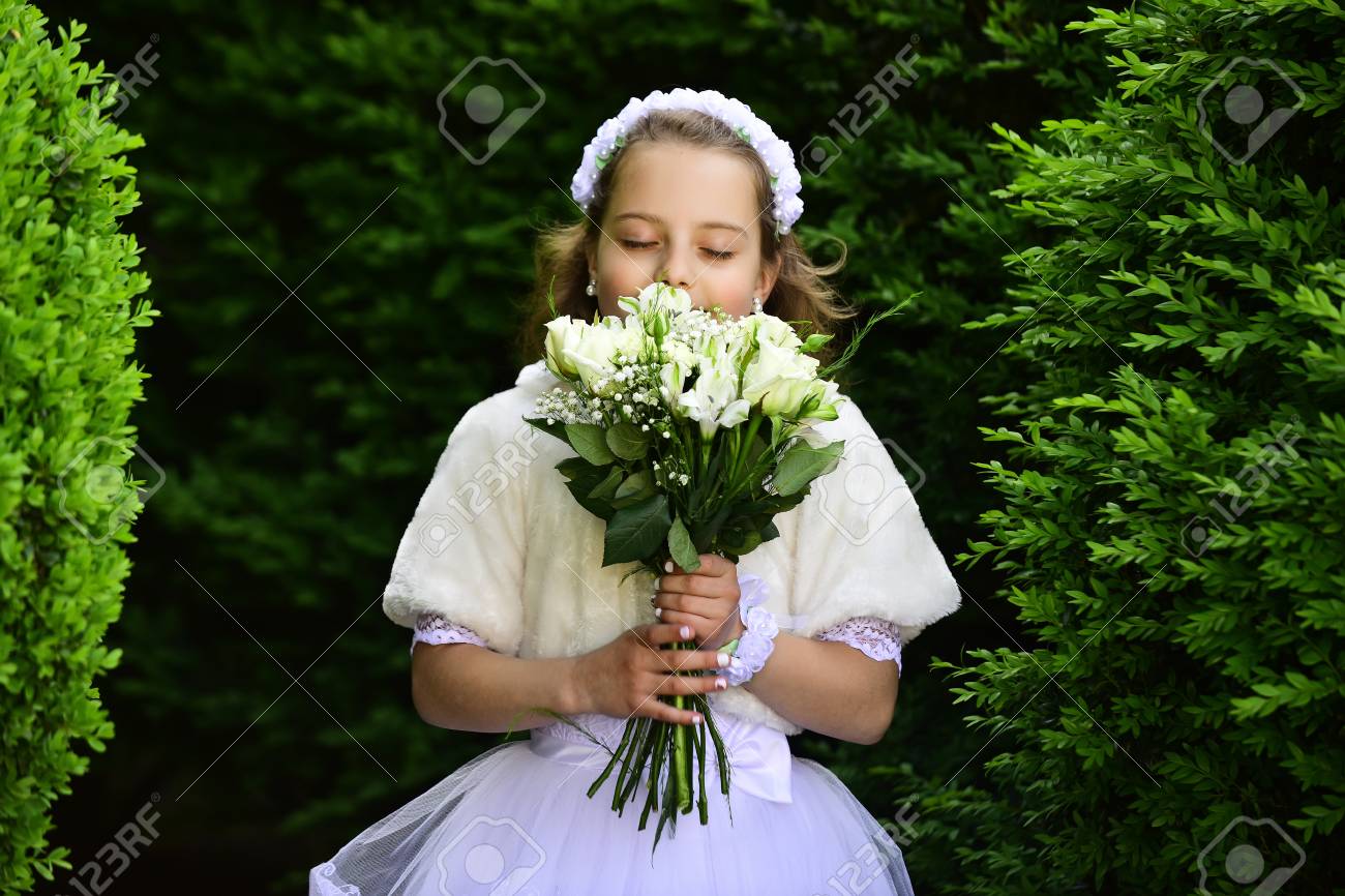 little girl bridesmaid