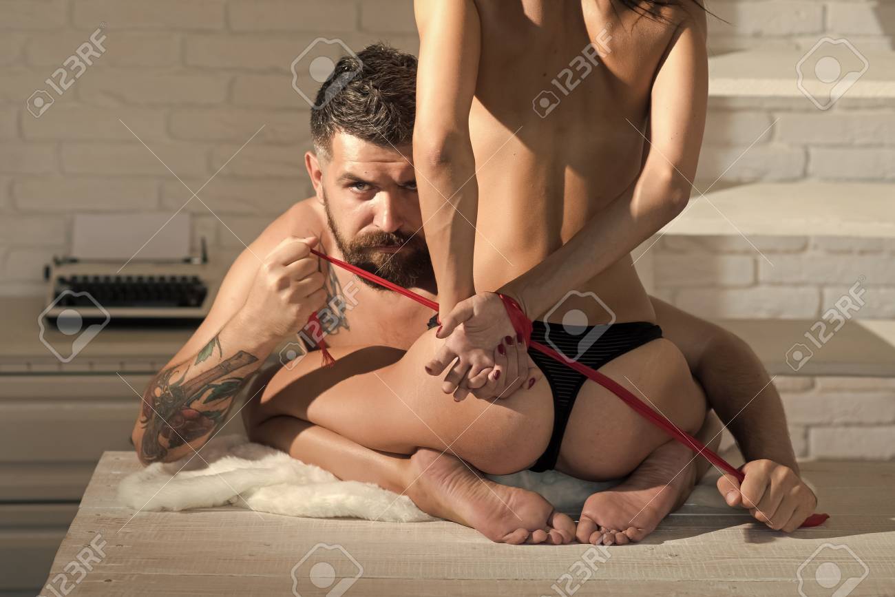 Erotische Spiele, Sex, Orgasmus, Mädchen Und Mann. Lizenzfreie Fotos,  Bilder und Stock Fotografie. Image 101188318.