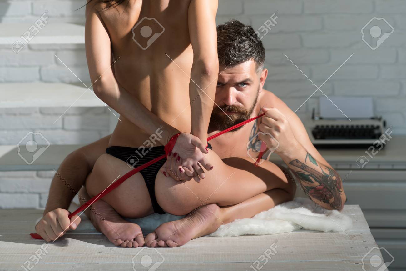 Erotische Spiele, Sex, Orgasmus, Mädchen Und Mann. Spiele Von Paaren  Lizenzfreie Fotos, Bilder und Stock Fotografie. Image 101617286.