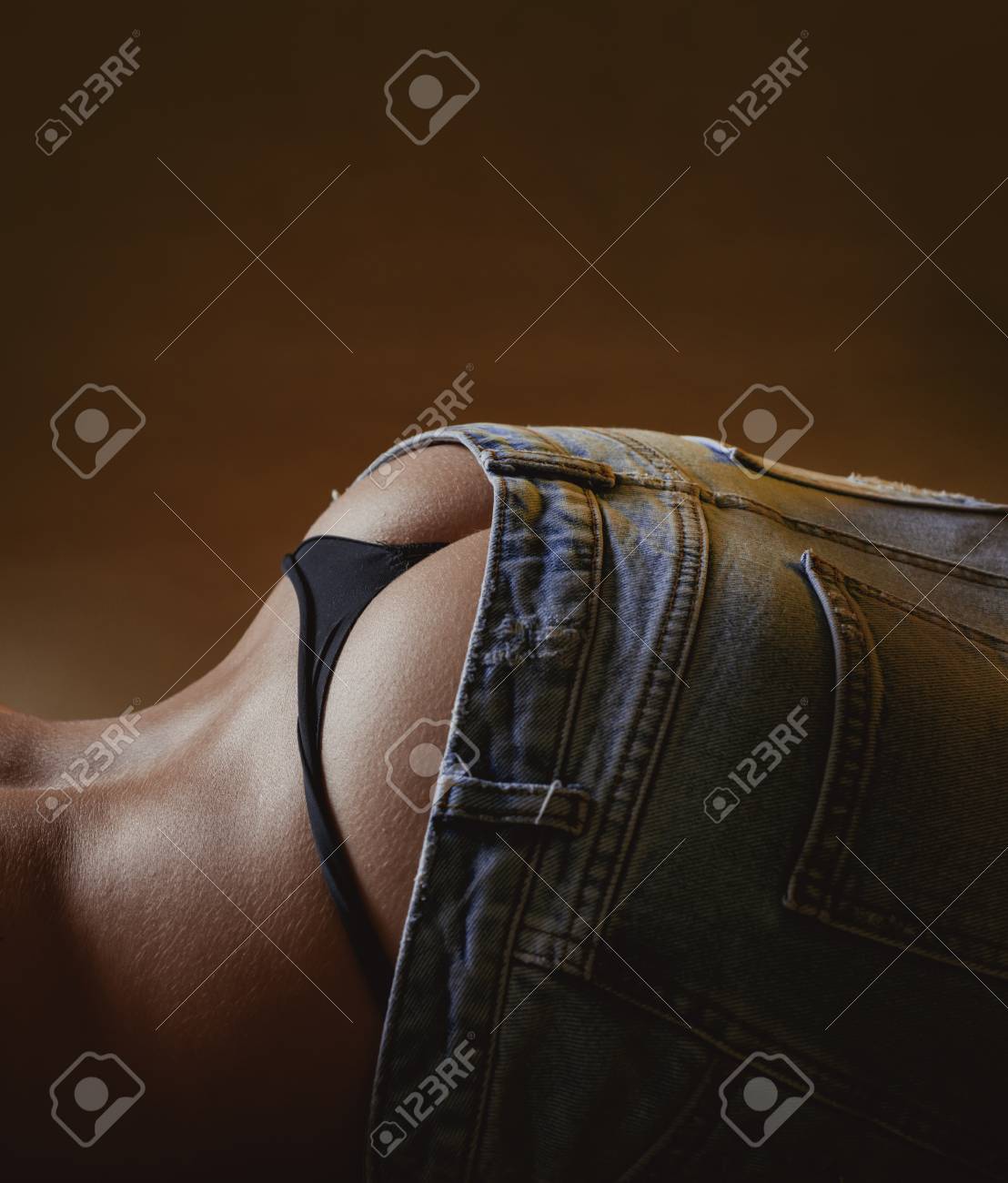 パンティ脱ぎ お尻 
