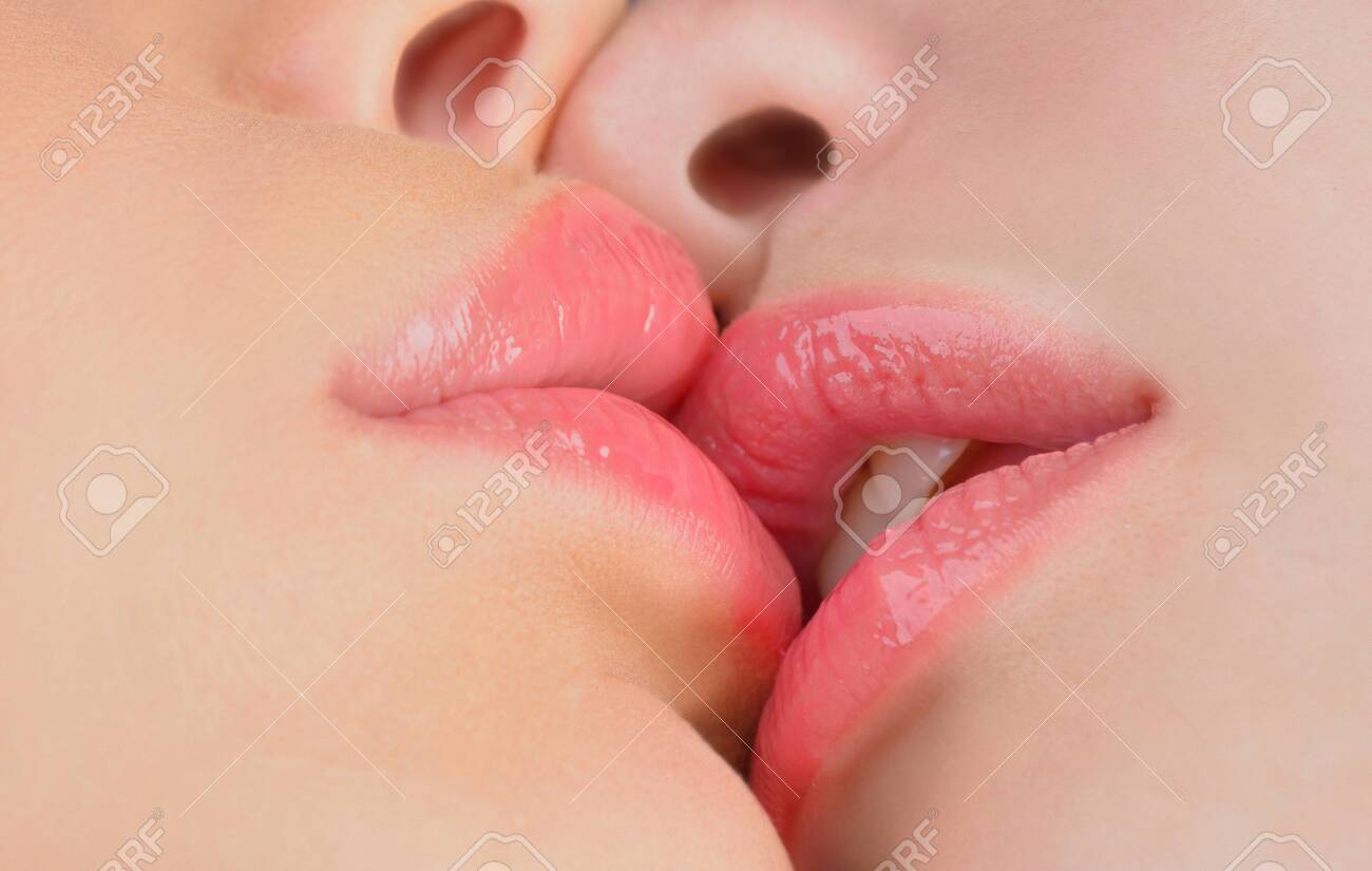 How to French Kiss (with Pictures) - wikiHow, image size:1300x825