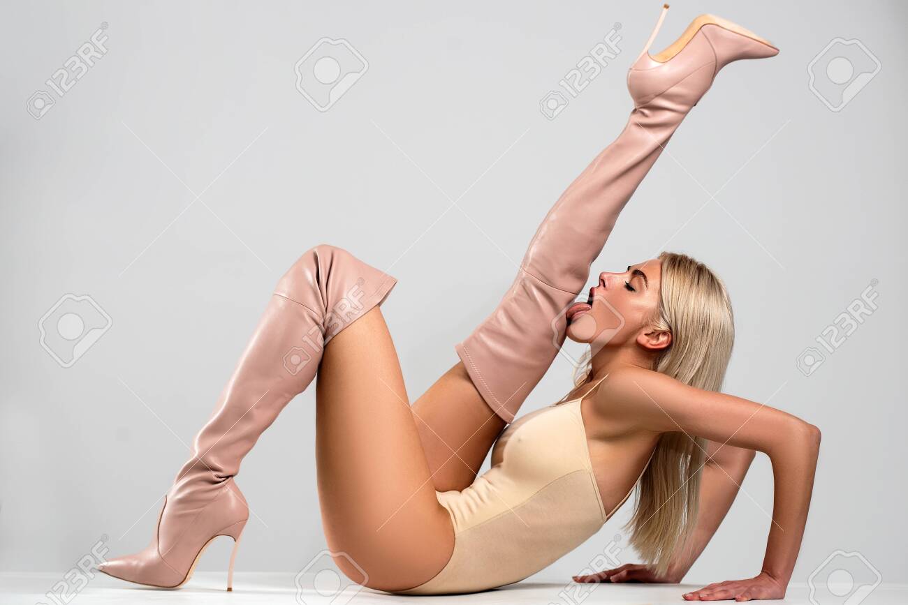 Girls Licking Boots Girls Licking Boots