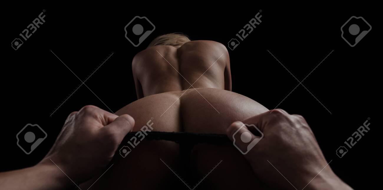 Pareja Sensual Desnudándose. Ropa Interior Sexy. Señora Sin Bragas. Fotos,  retratos, imágenes y fotografía de archivo libres de derecho. Image  154173479