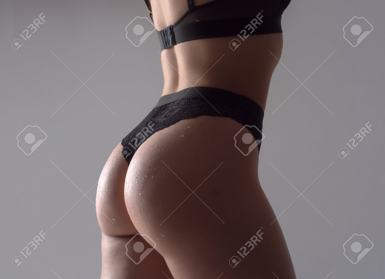 パンティ脱ぎ お尻 