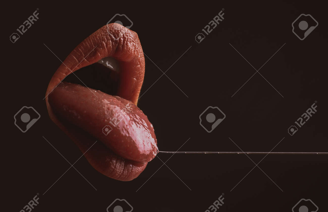 エロ舌 クローズアップエロ口。女性のセクシーな舌。欲望、官能的な魅惑的。の写真素材・画像素材 Image 180990498