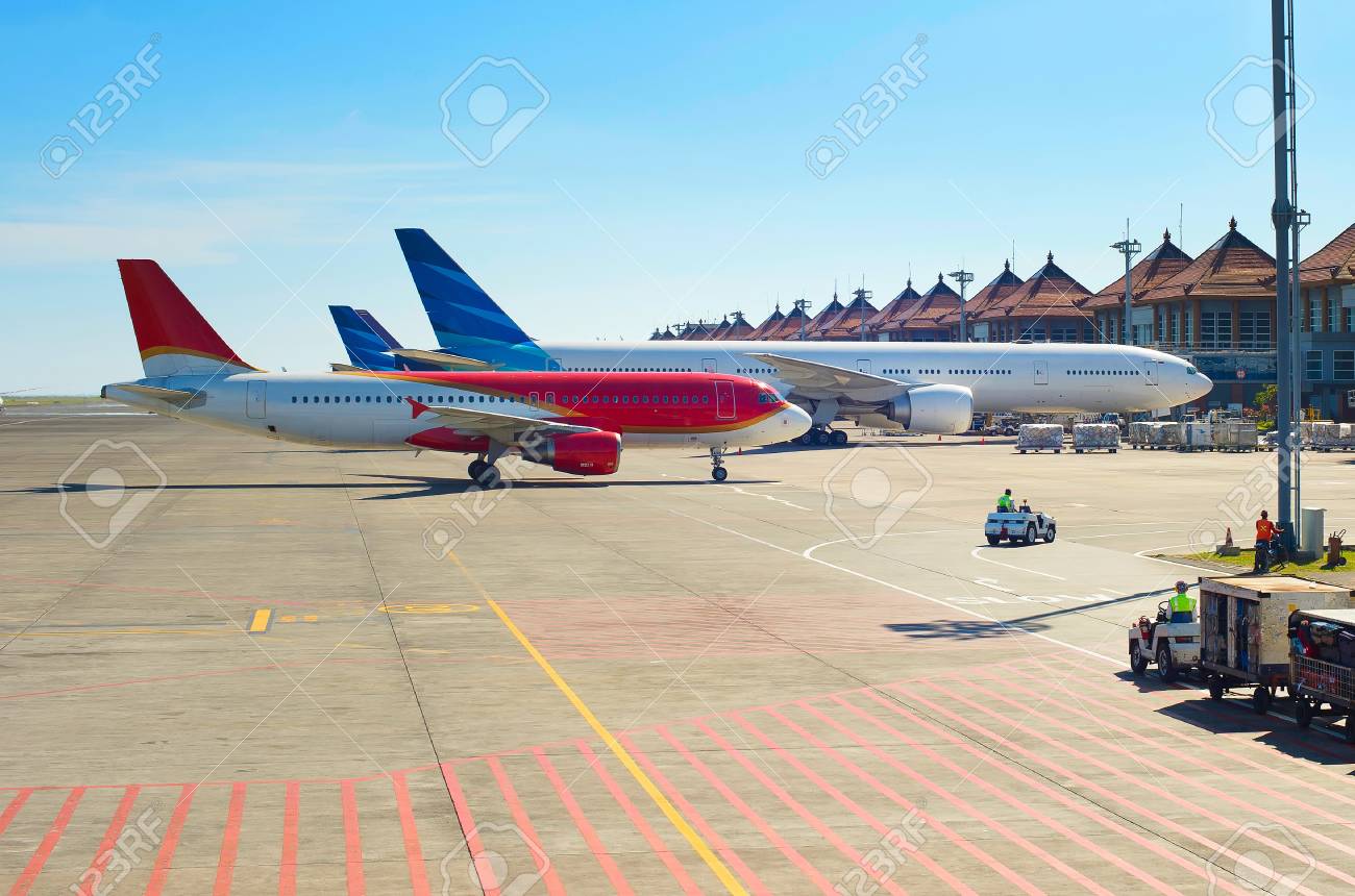サンシャインデーの空港の眺め バリ島 インドネシア の写真素材 画像素材 Image 87602440