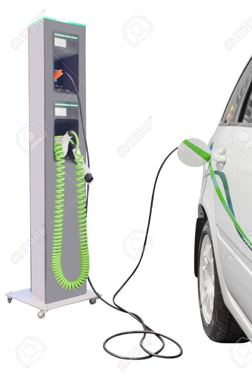 ハイブリッド車の充電器 充電ステーションに近い の写真素材 画像素材 Image