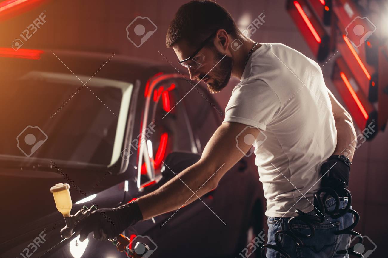 洗車 コーティング事業はセラミック コーティング 車にニスをスプレーします の写真素材 画像素材 Image 洗車 コーティング事業はセラミック コーティング 車にニスをスプレーします の写真素材 画像素材 Image
