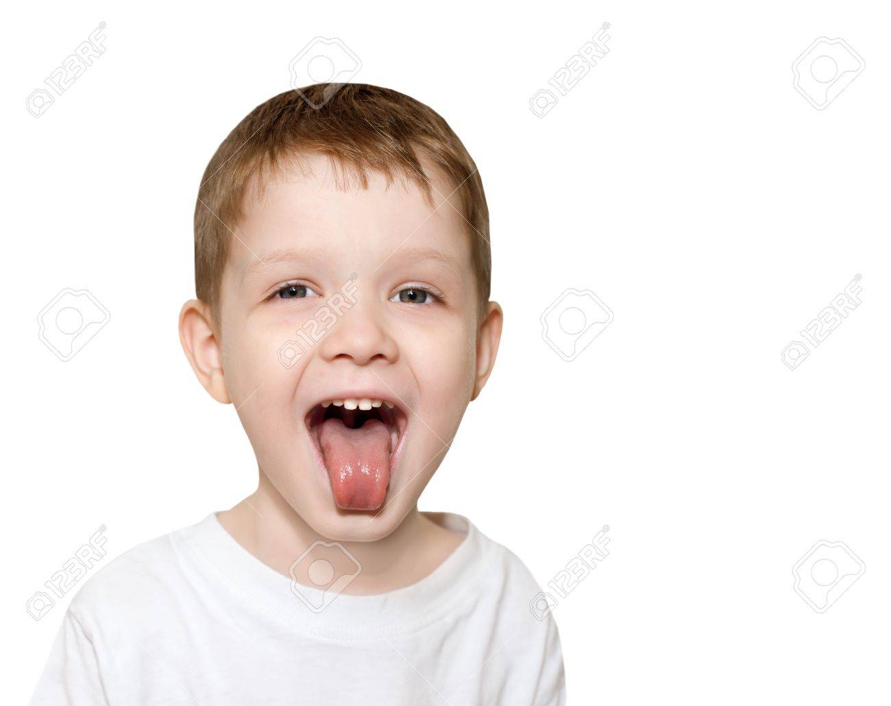 Petit Garçon Tire La Langue Banque D'images Et Photos Libres De Droits.  Image 18766089.