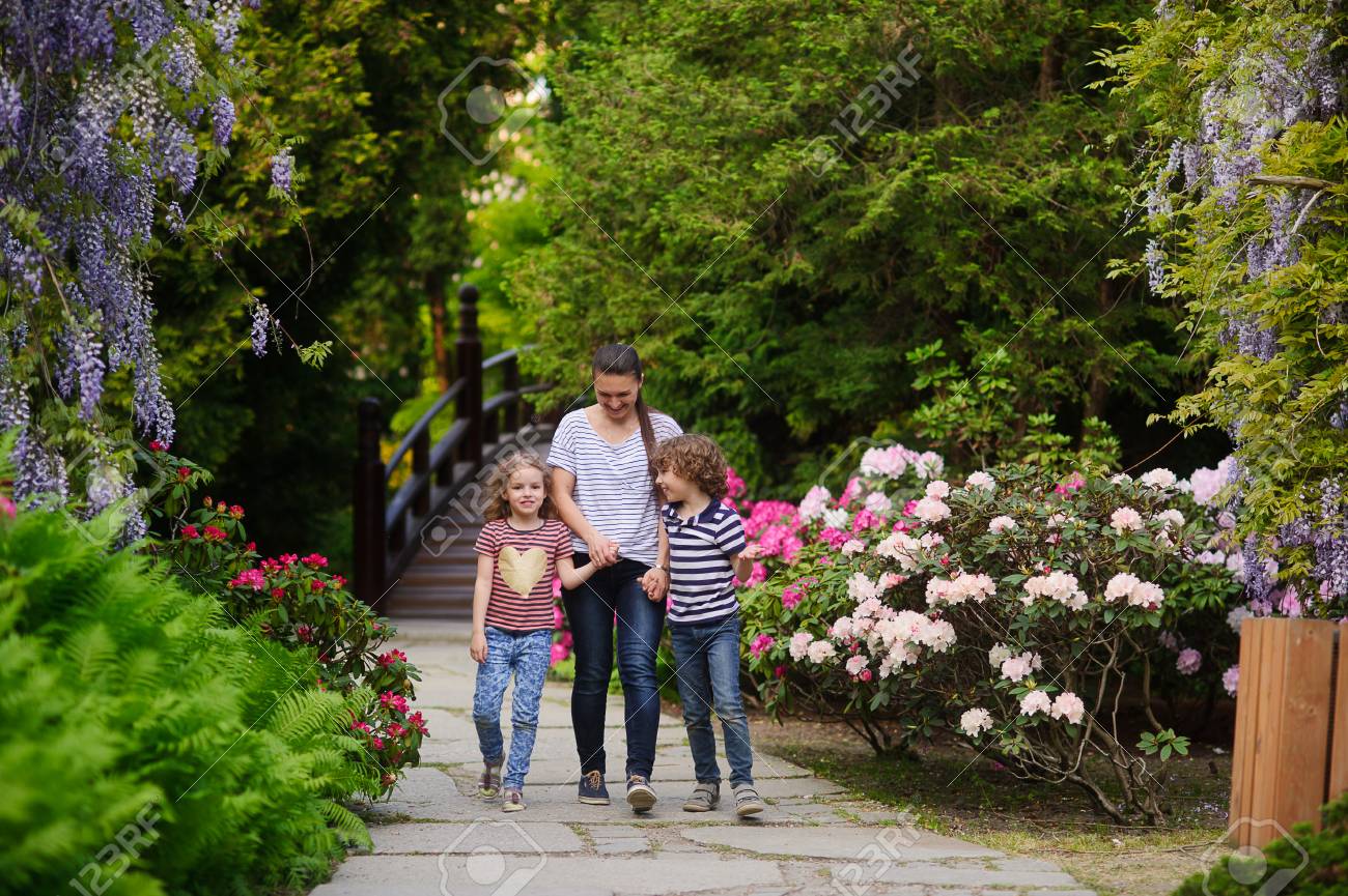 UNGURYANUUsYoung Mother Prvela Son And Daughter In