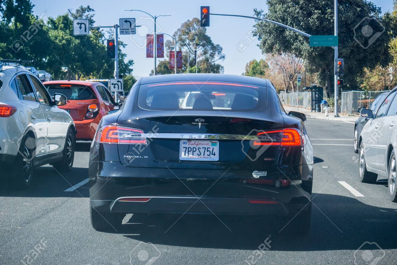 October 14 2017 Sunnyvalecausa Tesla Model S 85d Stopped