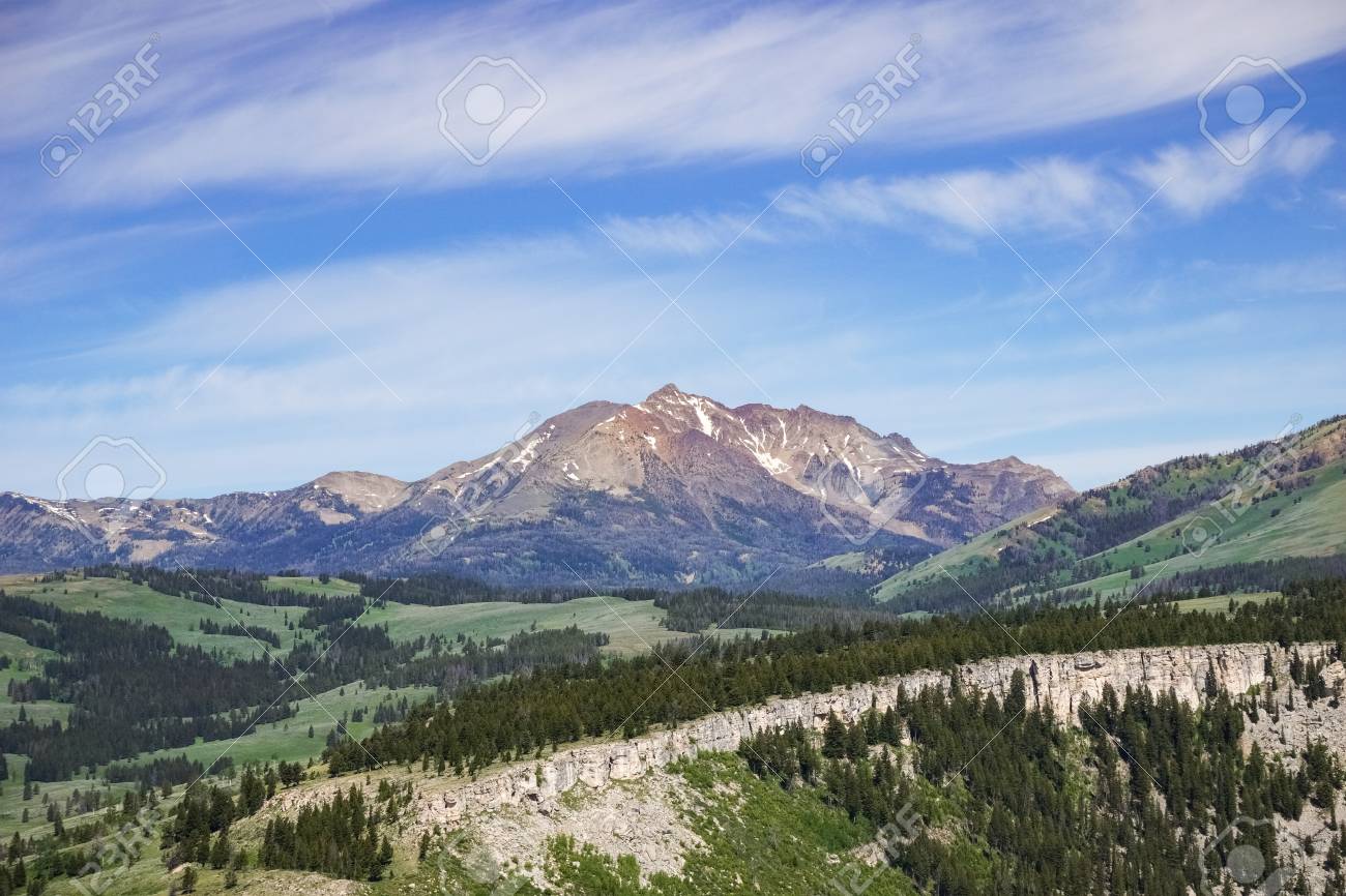 bunsen peak yellowstone