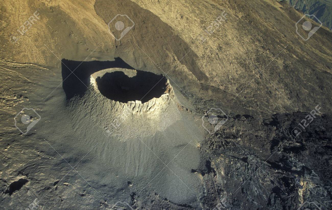 風景 Allrond 火山ハーケン デ ラ フルネーズ アフリカのインド洋のレユニオン島に の写真素材 画像素材 Image 風景 Allrond 火山ハーケン デ ラ フルネーズ アフリカのインド洋のレユニオン島に の写真素材 画像素材 Image