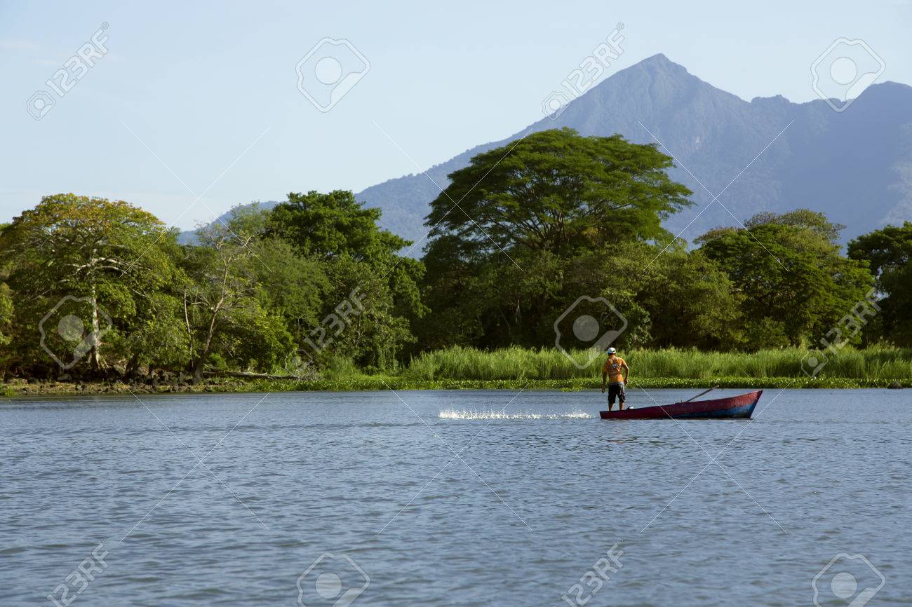 ニカラグア湖 または湖 Cocibolka と中央アメリカの二番目に大きい世界で 10 番目に大きい淡水湖はいくつかの 350 の大きな島とマグロやサメのような塩水の動物の存在を指摘しました の写真素材 画像素材 Image ニカラグア湖 または湖 Cocibolka と中央アメリカの二番目に大きい世界で 10 番目に大きい淡水湖はいくつかの 350 の大きな島とマグロやサメのような塩水の動物の存在を指摘しました の写真素材 画像素材 Image