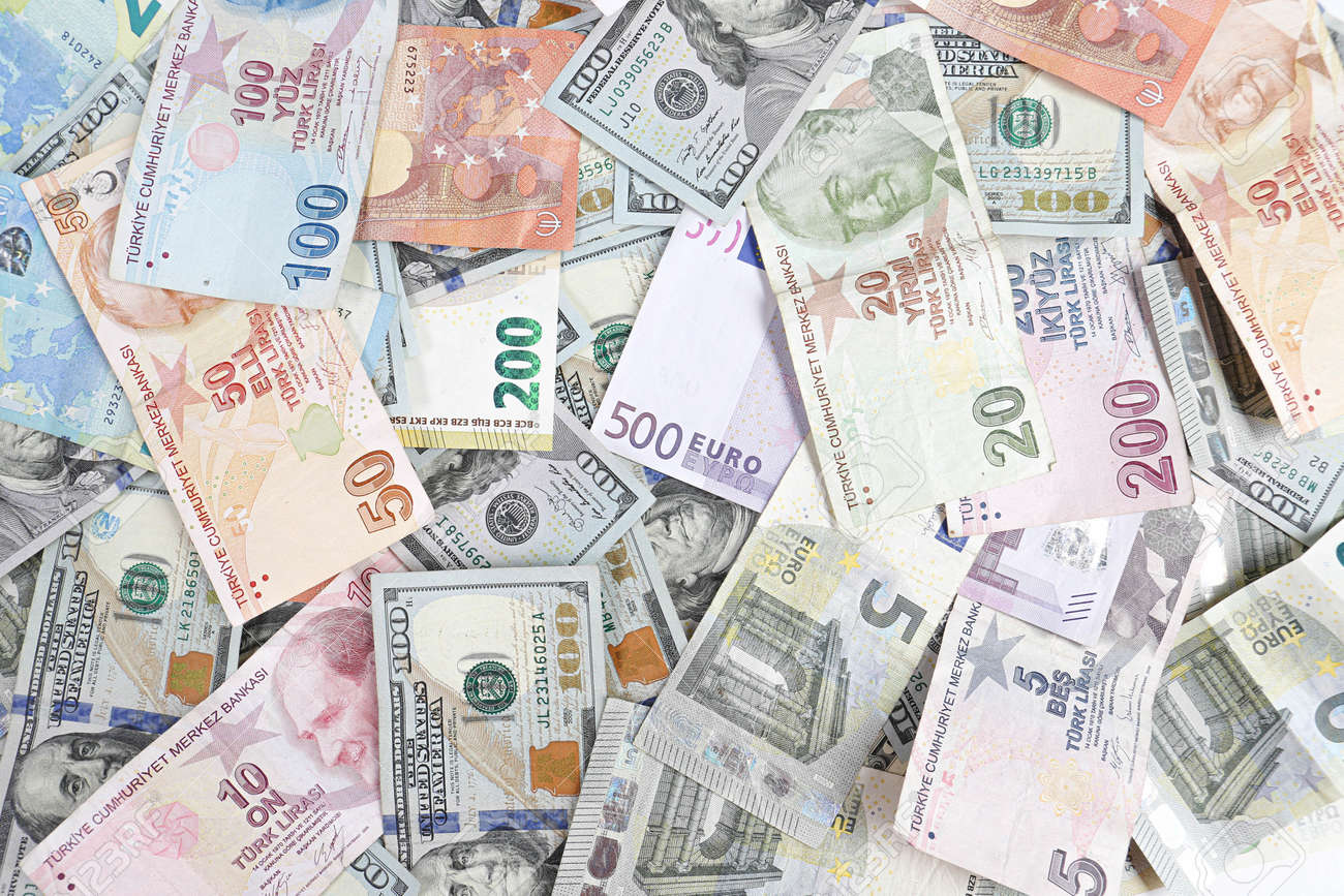 다중 유로 달러 현금과 동전 다양한 유형의 신세대 지폐 비트코인 터키 리라 로열티 무료 사진, 그림, 이미지 그리고 스톡포토그래피.  Image 182864147