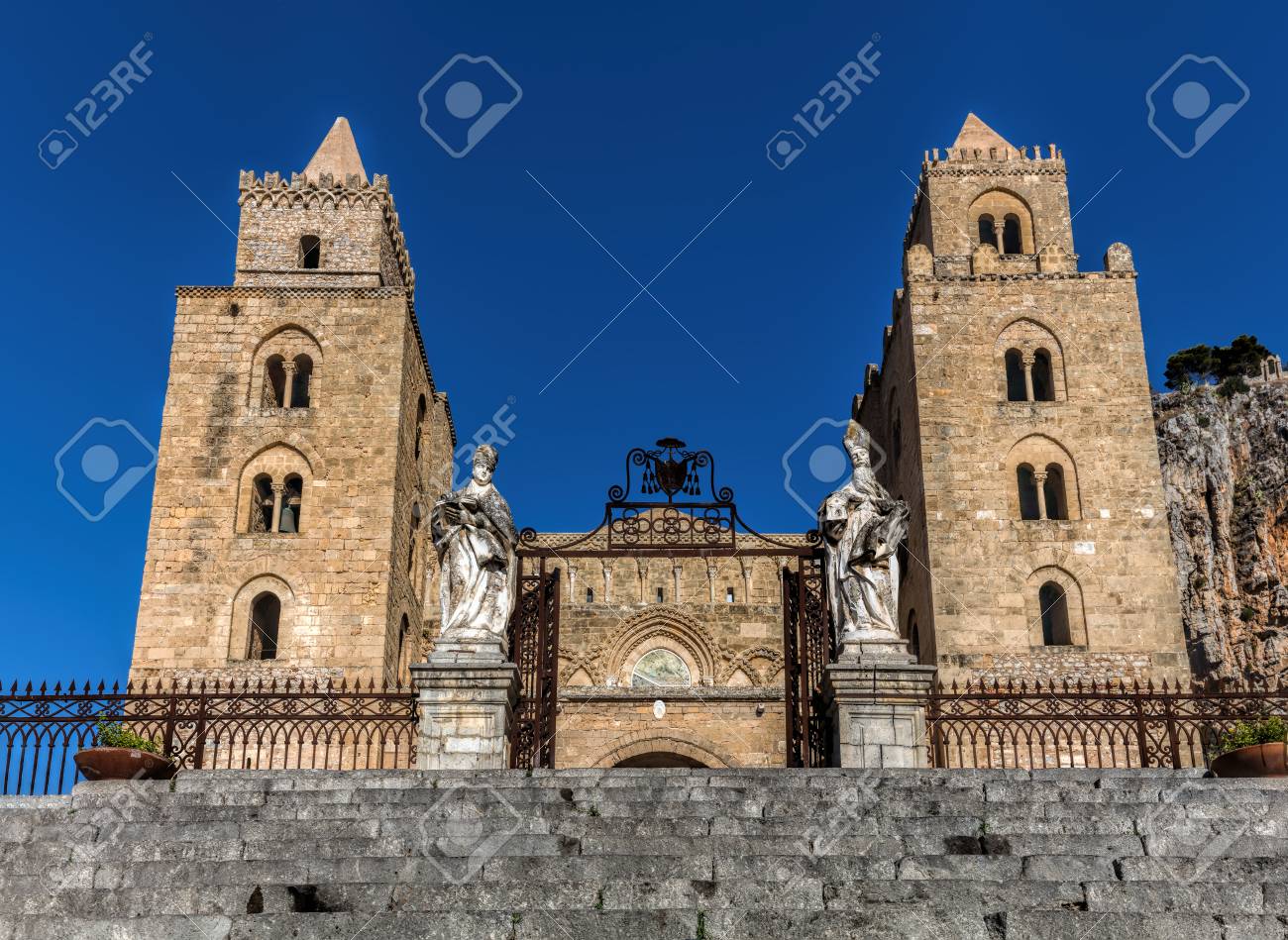 Cefalu S Cathedral One Of The Most Interesting Buildings In Sicily Originated By The Norman King Roger Ii Consecrated In 1267 Reflects Norman Latin Greek And Arab Architectural Influences Stock Photo Picture And
