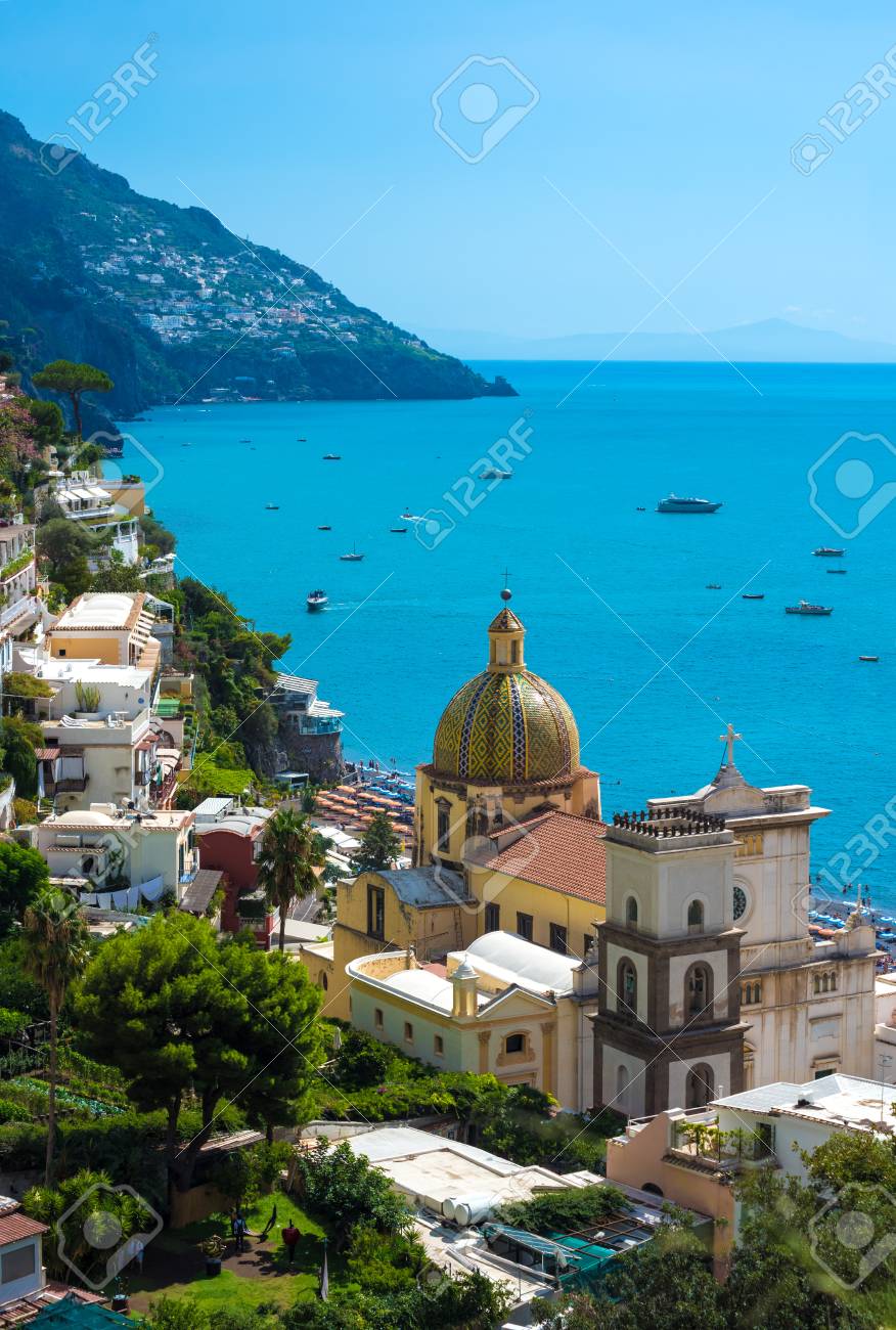 ポジターノ カンパニア州 イタリア 南イタリア サレルノ アマルフィ海岸の海の非常に有名な観光夏町 の写真素材 画像素材 Image