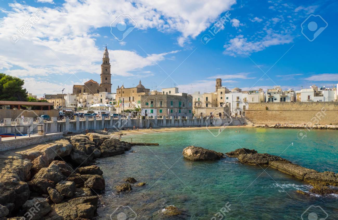 レッチェ イタリア 白い街 港 バーリ イタリア南部 プーリア地域と海 の写真素材 画像素材 Image 8438