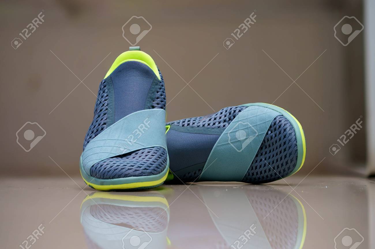 no string sneakers