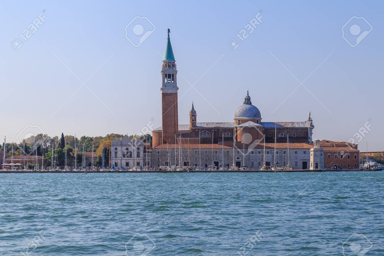 サン ジョルジョ マッジョーレ島 イタリアの都市ベネチアの水からの眺め の写真素材 画像素材 Image 7554