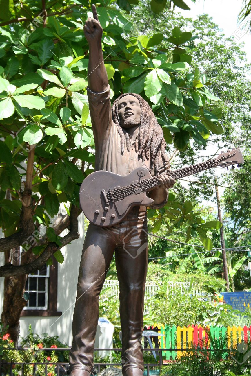 ボブマーリー彫刻