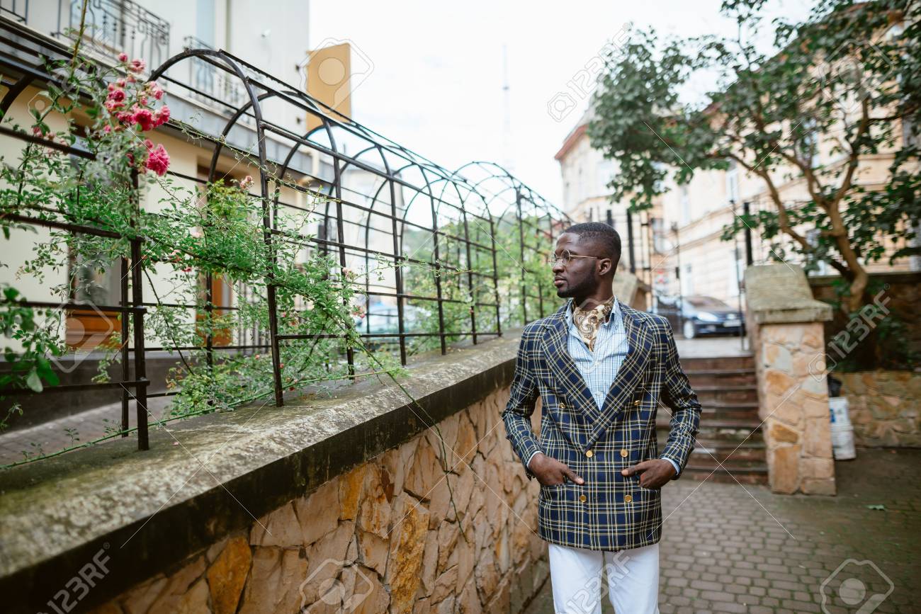 ビジネスマン ファッション モダンな都市ライフスタイルコンセプト まぁ の写真素材 画像素材 Image