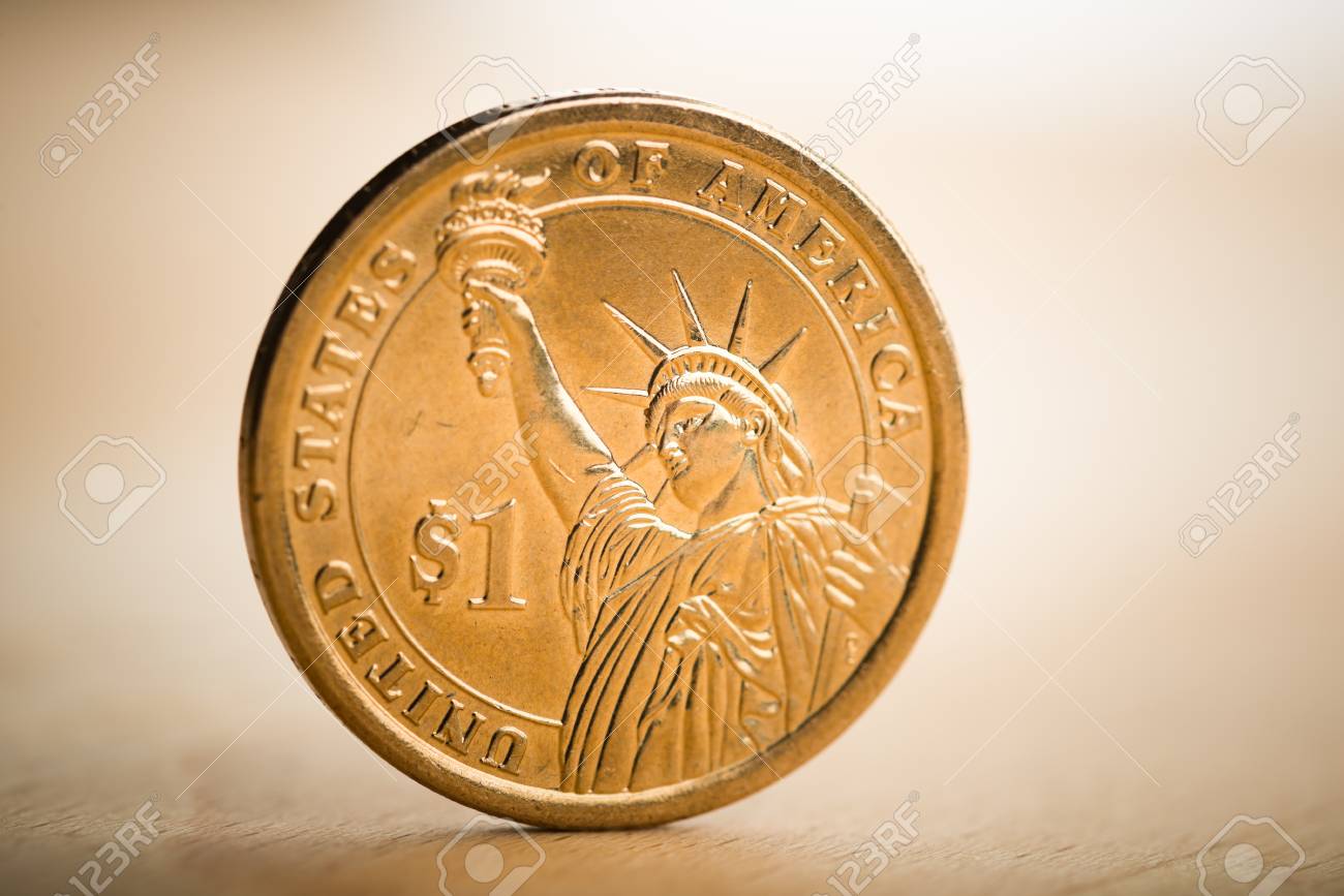 自由の女神と1ドル硬貨の写真素材・画像素材 Image 95035520