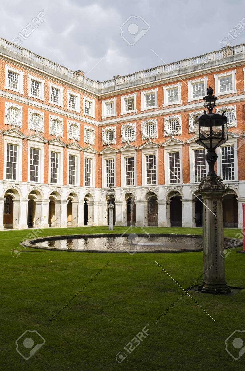 英国 ロンドンのハンプトン コート宮殿 の写真素材 画像素材 Image 英国 ロンドンのハンプトン コート宮殿 の写真素材 画像素材 Image