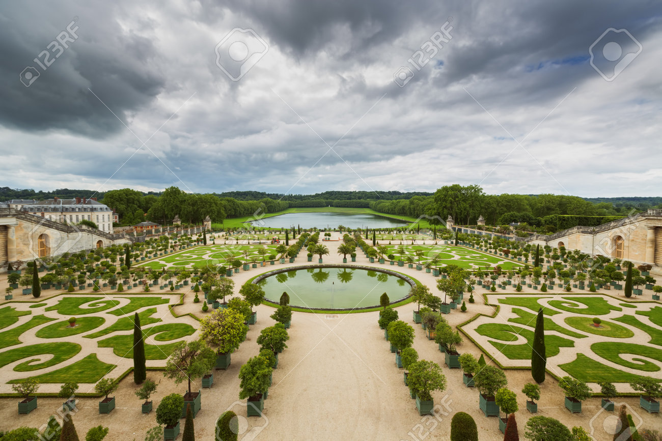 有名な宮殿ベルサイユ パリ フランスで美しい庭園 の写真素材 画像素材 Image 有名な宮殿ベルサイユ パリ フランスで美しい庭園 の写真素材 画像素材 Image