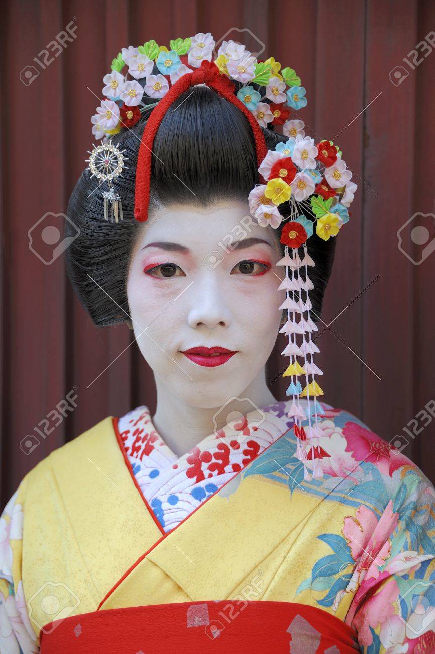 japanese traditional dress female
