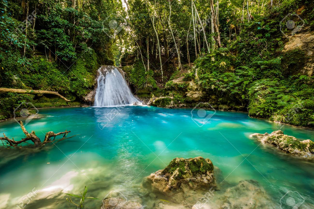 Blue hole - 76629630 Blue hole - 76629630