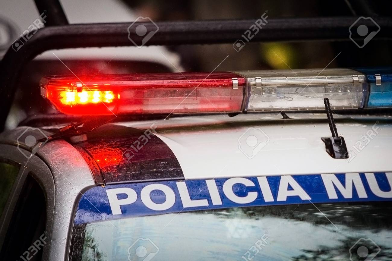 フラッシュ ライトや信号と警察の車 の写真素材 画像素材 Image