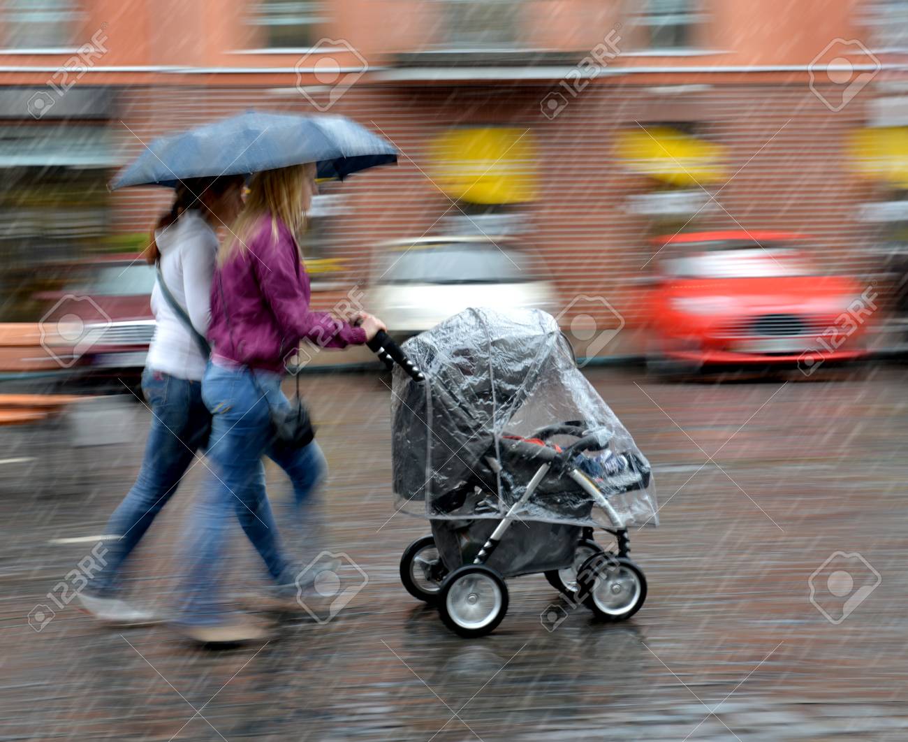 stroller in the rain