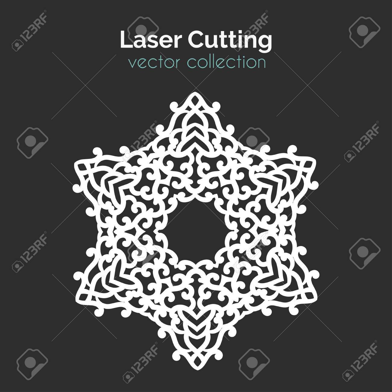 レーザー カットのテンプレートです ラウンド カード マンガラをカット 結婚式招待状の装飾用レース装飾素材イラスト ベクター デザイン のイラスト素材 ベクタ Image 67560056