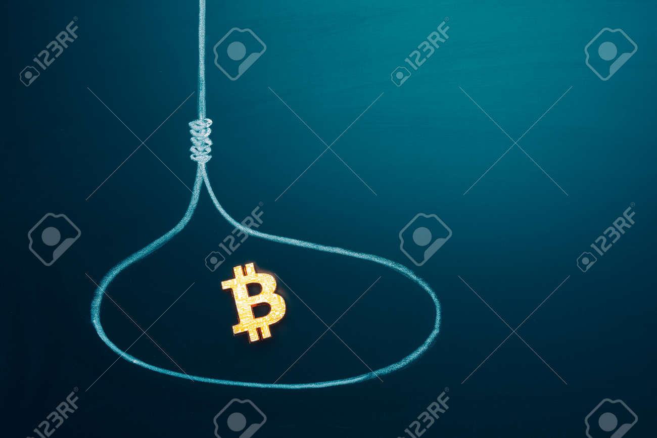 갇힌 개념 루프에 있는 비트코인은 미끼 투자 위험 또는 돈 함정 사업 사기 및 사기 또는 재정적 함정 및 실수 개념입니다. 로열티 무료  사진, 그림, 이미지 그리고 스톡포토그래피. Image 185010752