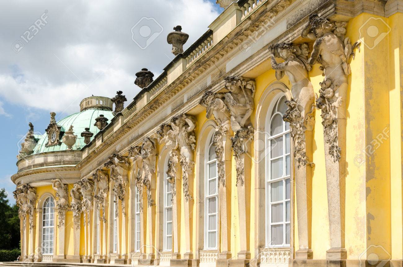 サンスーシは 元の夏の宮殿のフリードリヒ大王 ポツダム ベルリンの近くで キング オブ プラシャの名前です 宮殿は ドイツのロココ建築の主要な作業と見なされます の写真素材 画像素材 Image