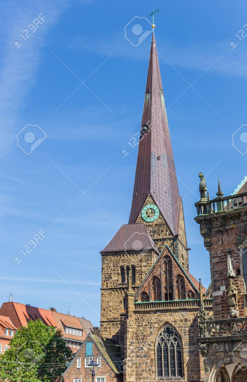 Torre De La Iglesia De Nuestra Señora En Bremen Alemania Fotos Retratos Imágenes Y Fotografía De Archivo Libres De Derecho Image 86183825