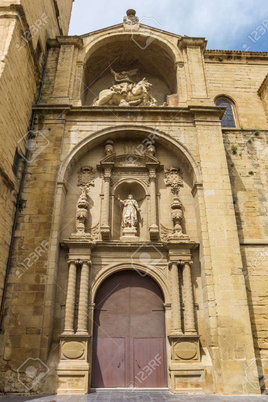 entrance to the cathedral in logrono spain ロイヤリティーフリー
