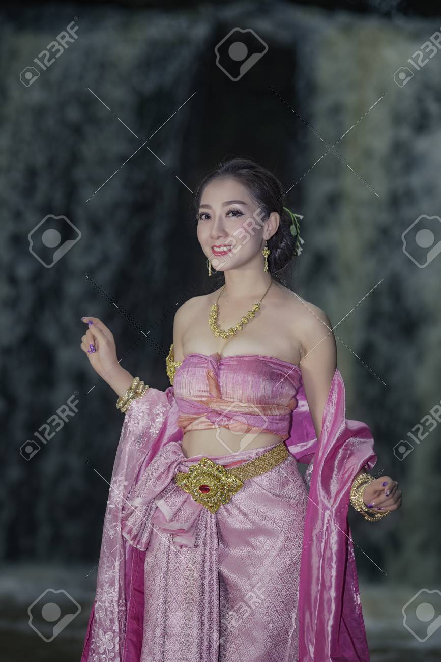 Nake girl photos