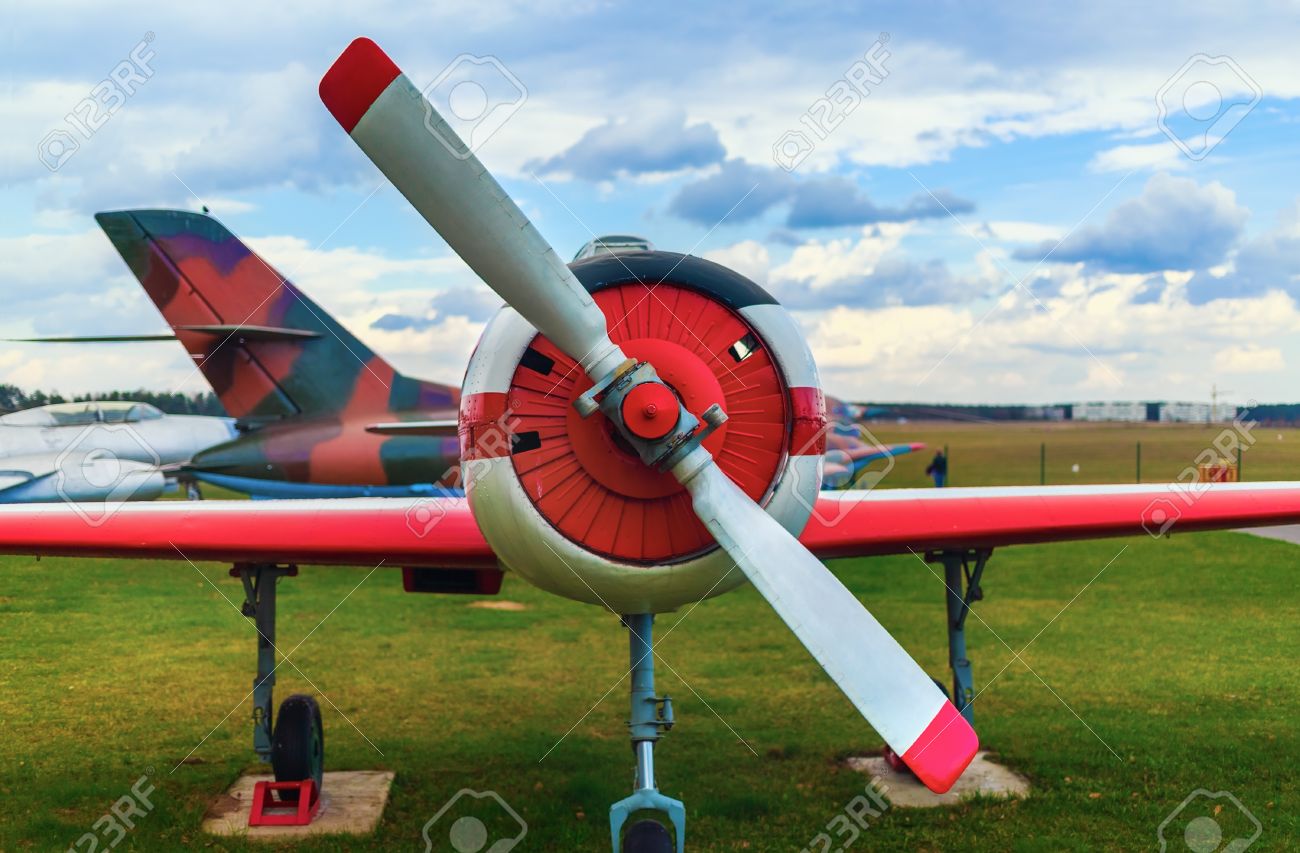 Vintage McCauley Propeller プロペラ　飛行機　軍用機 Vintage McCauley Propeller プロペラ 飛行機 軍用機 - メルカリ