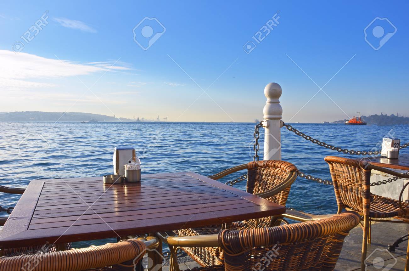 Cafe on the beach in Turkey. Early morning. - 95095429 Cafe on the beach in Turkey. Early morning. - 95095429
