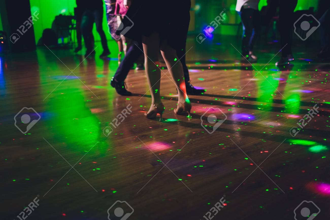 Танцевальный ресторан горький пермь. Rest dancing. Зумба фотосессия. Танго аргентино. Йога любовь.