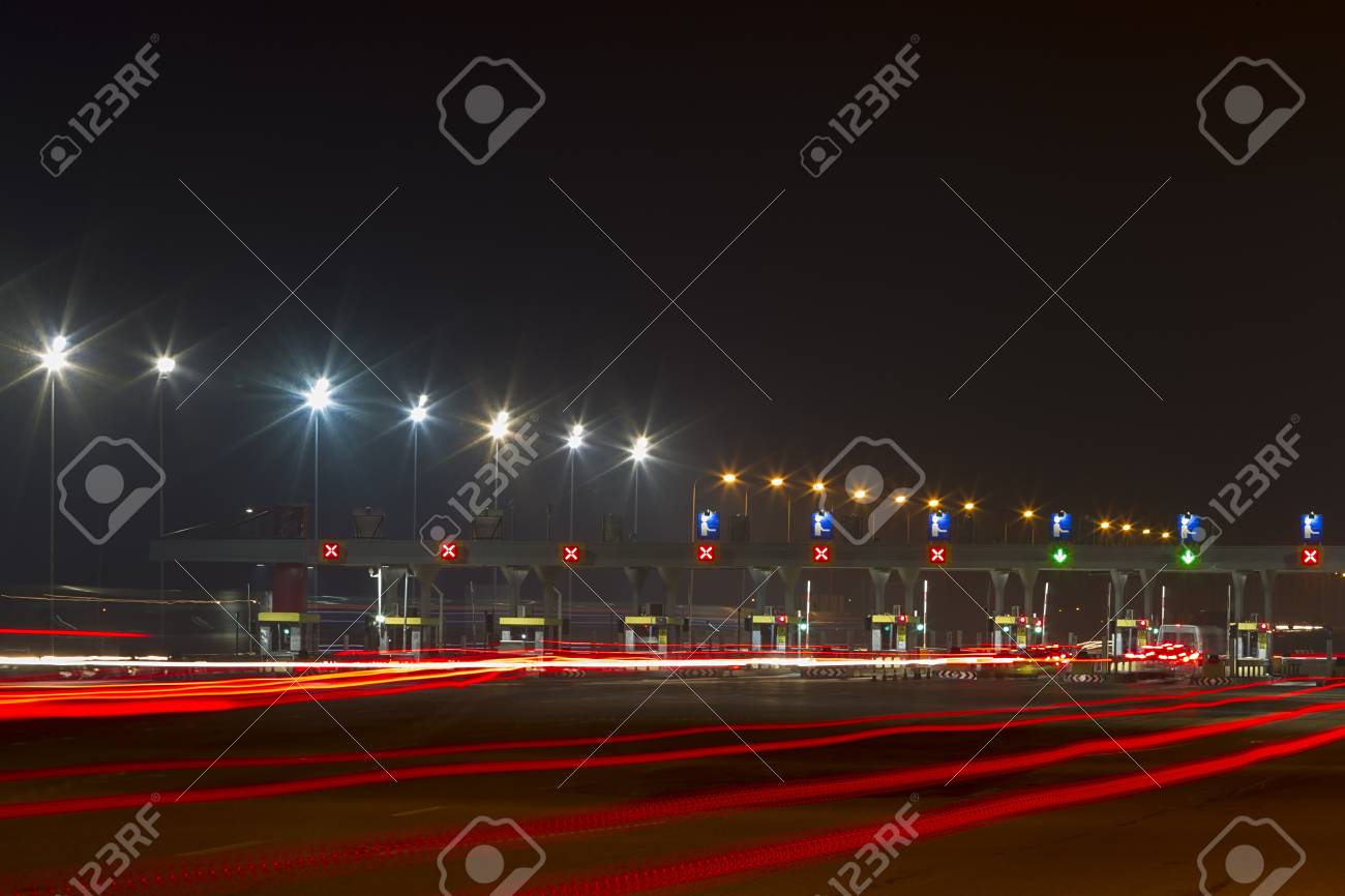 フリー ダイヤル駅の夜景 の写真素材・画像素材. Image 19590410.