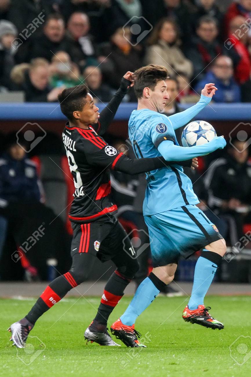 レバークーゼン ドイツ 15 年 12 月 9 日 Lionel Messi R とバイヤー 04 レバークーゼン対バイ アレーナ スタジアムでバルセロナの Uefa チャンピオンズ リーグの試合中にウェンデル L の写真素材 画像素材 Image レバークーゼン ドイツ 15 年 12 月 9 日 Lionel Messi R とバイヤー 04 レバークーゼン対バイ アレーナ スタジアムでバルセロナの Uefa チャンピオンズ リーグの試合中にウェンデル L の写真素材 画像素材 Image