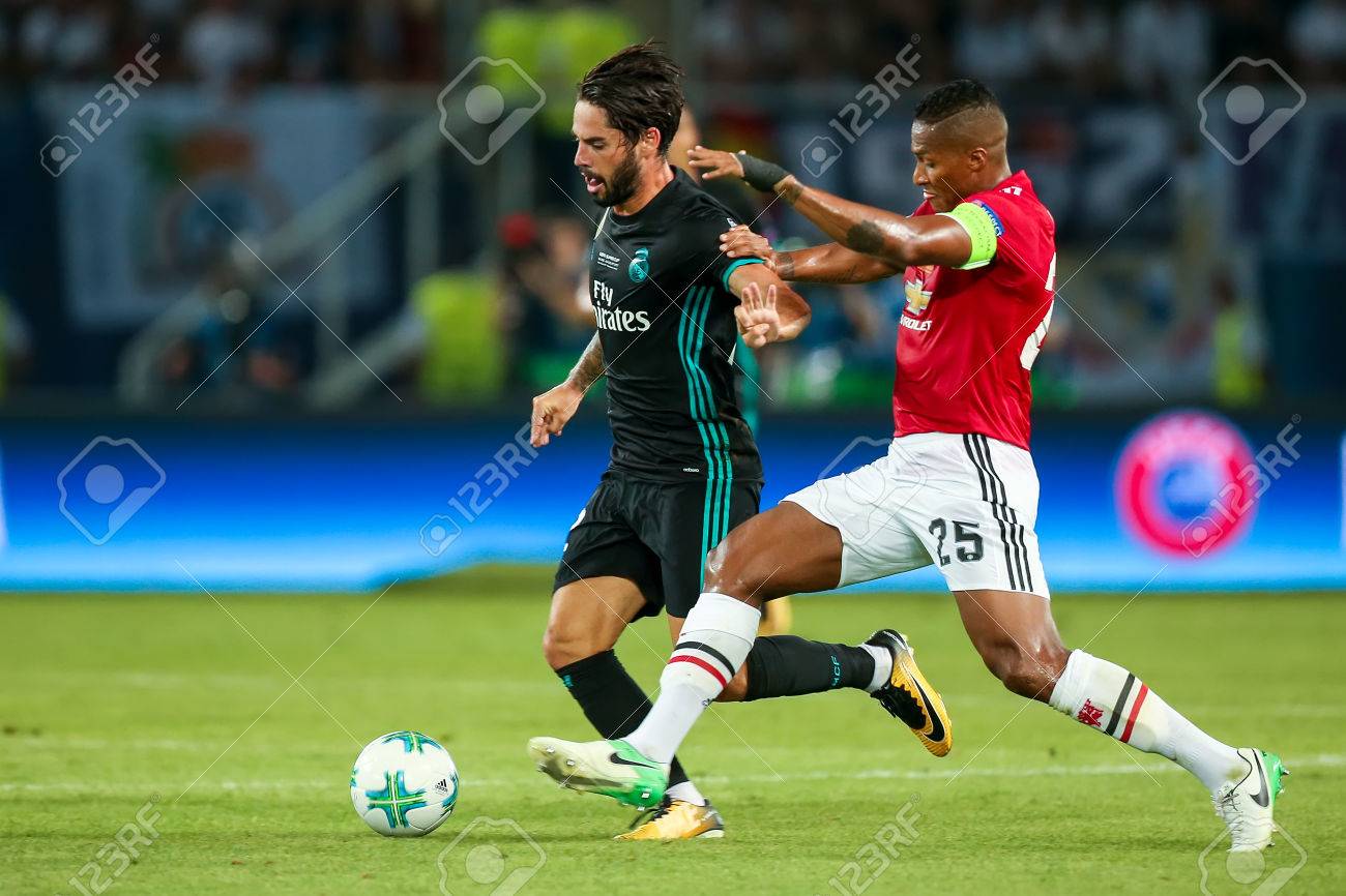 スコピエ マケドニア共和国 8 月 8 17 Real マドリード イスコ L と Manchester United Antonio Valencia R の間に Uefa スーパー カップ決勝レアル マドリード対マンチェスター ユナイテッド スコピエのフィリップ Ii アリーナでの一致します の写真素材 スコピエ マケドニア共和国 8 月 8 17 Real マドリード イスコ L と Manchester United Antonio Valencia R の間に Uefa スーパー カップ決勝レアル マドリード対マンチェスター ユナイテッド スコピエのフィリップ Ii アリーナでの一致します の写真素材