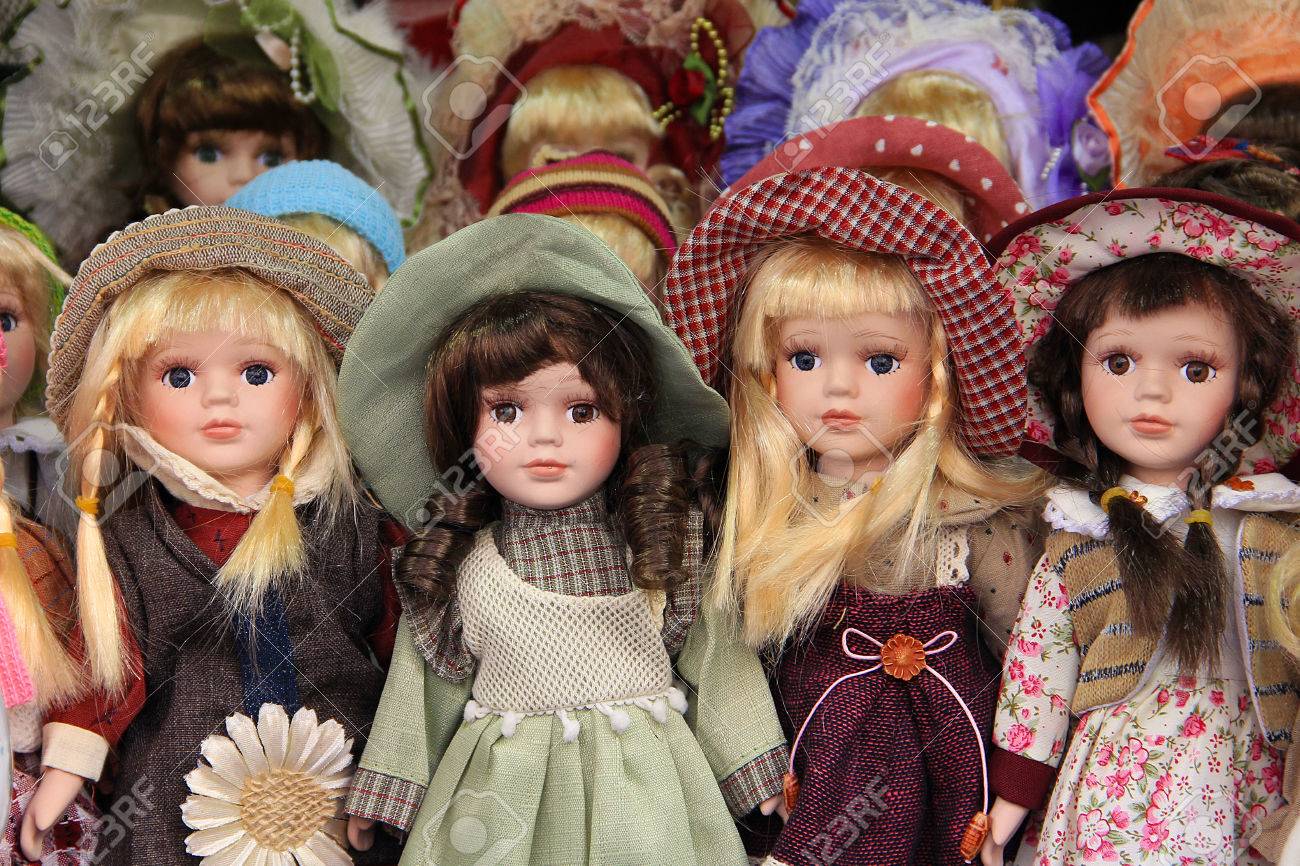 vender muñecas de porcelana
