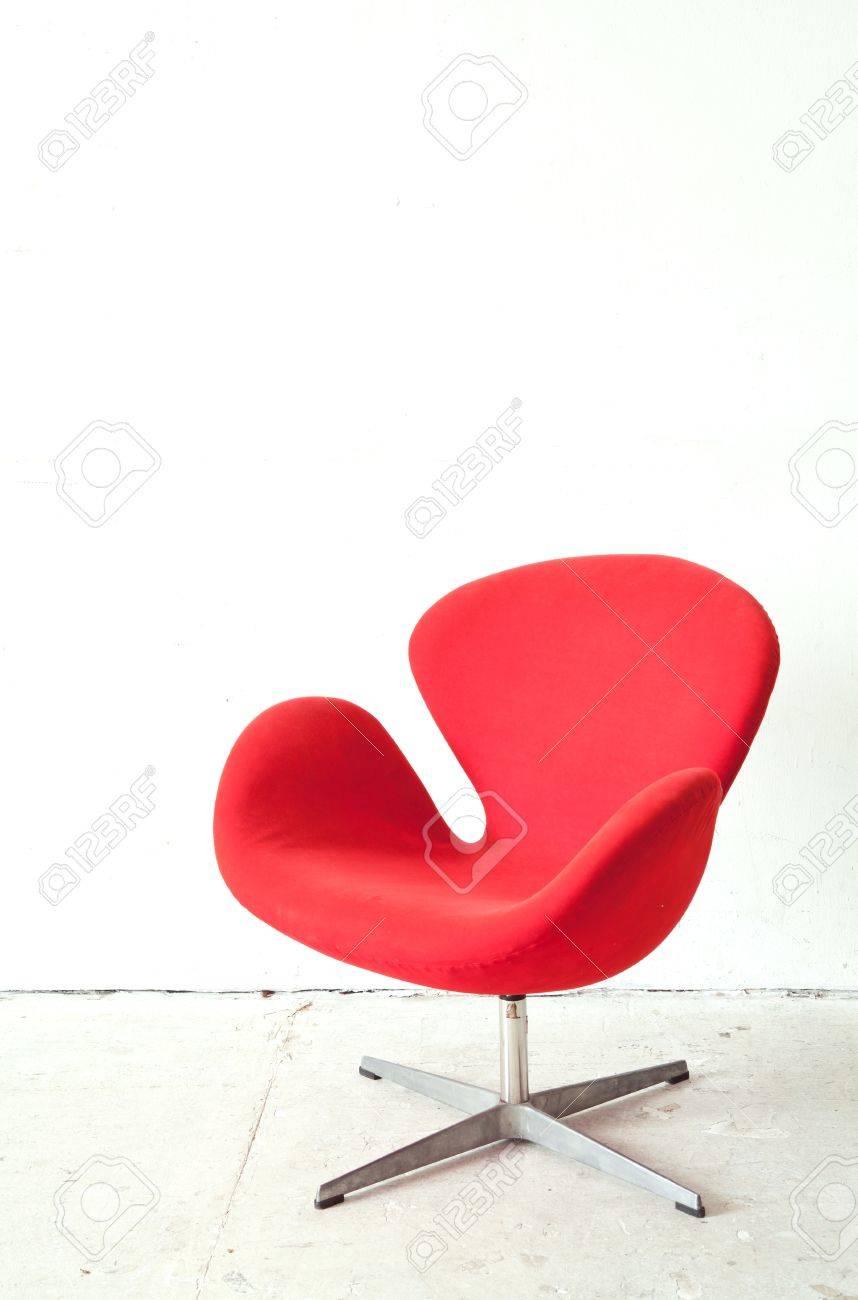 赤い椅子現代的なスタイルでビンテージ ルーム の写真素材 画像素材 Image 15919087