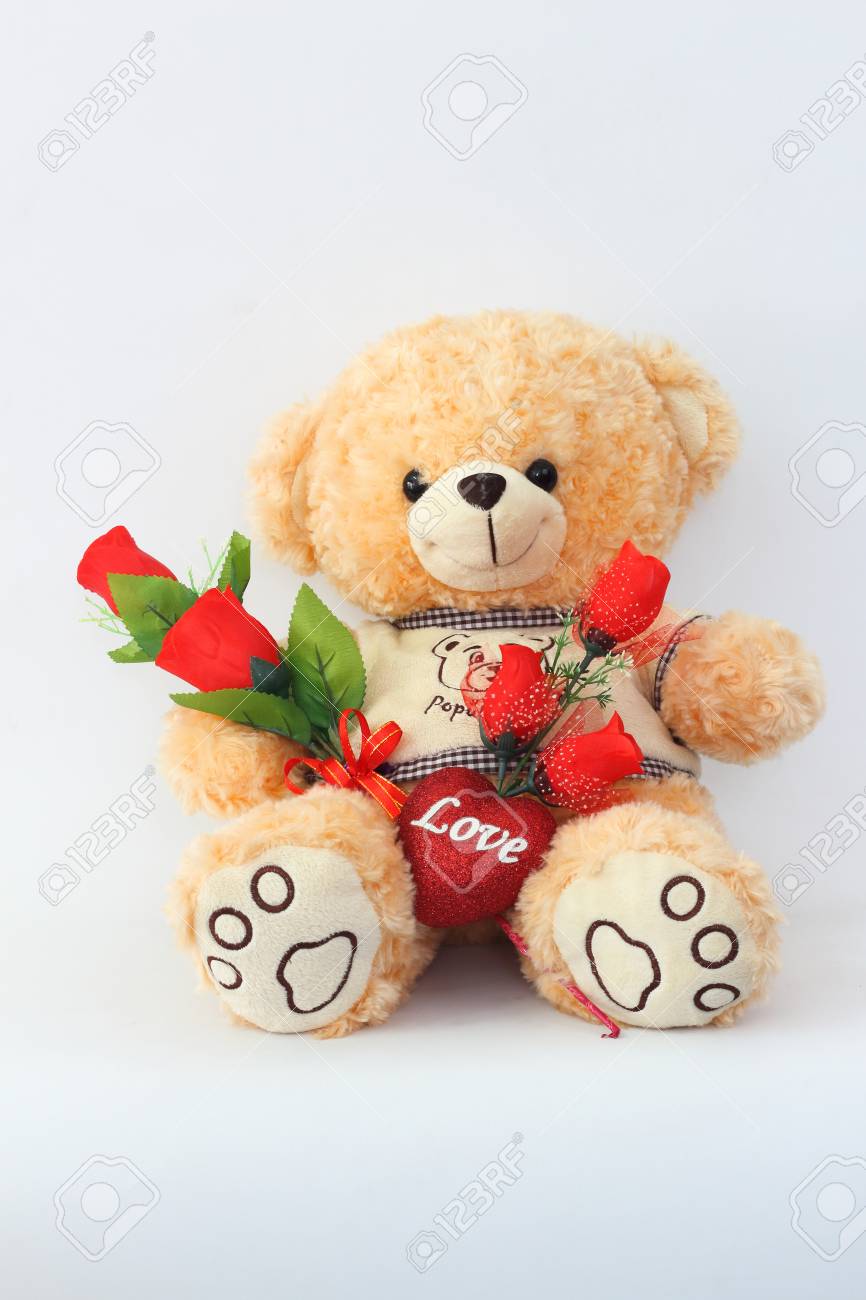 Osos De Peluche Marrón Y Rosas Rojas Sobre Un Fondo Blanco Osos De Peluche Marrón Y Rosas Rojas Sobre Un Fondo Blanco