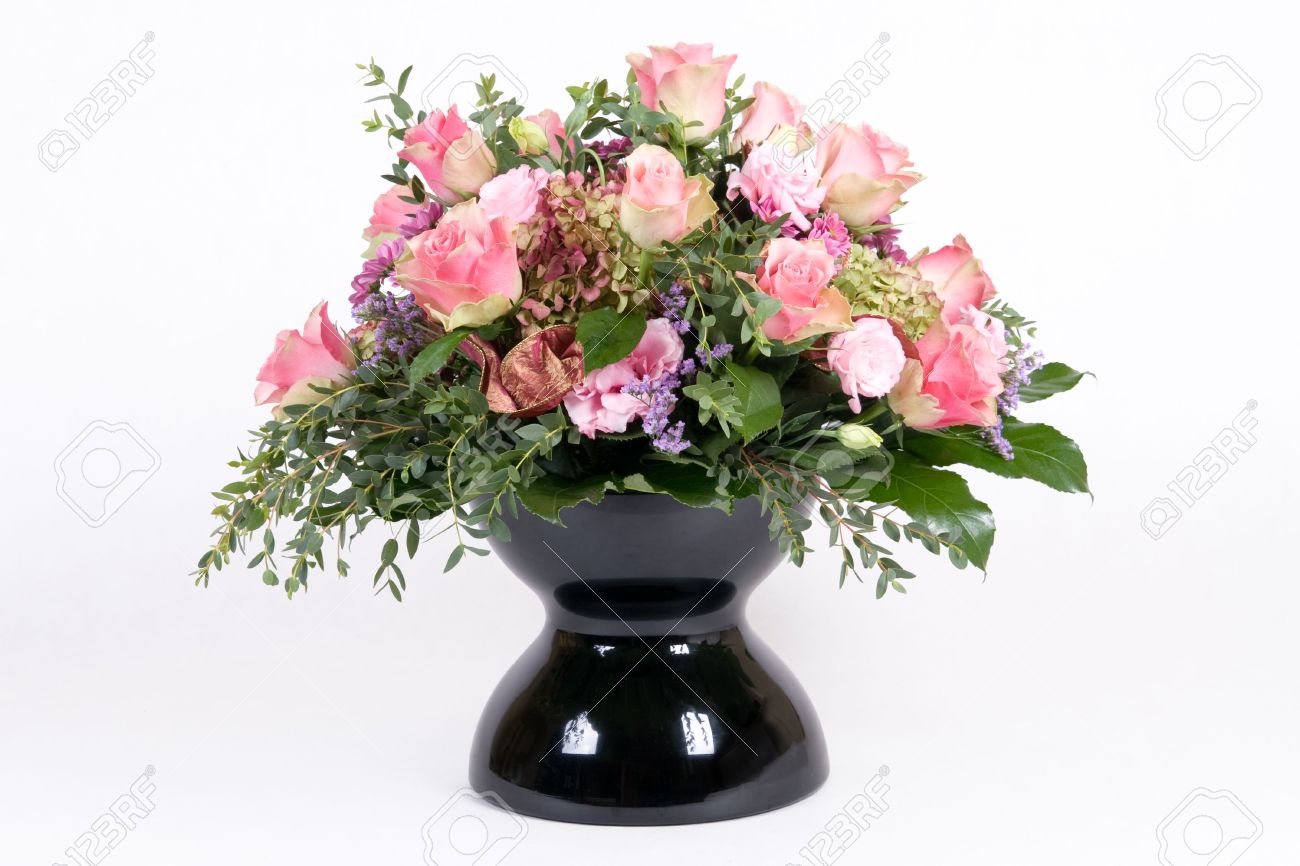 Beautiful bouquet with pink roses in black vase - 3795252 Beautiful bouquet with pink roses in black vase - 3795252